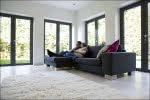 Wnętrze z dużymi przeszkleniami - fot. Pilkington